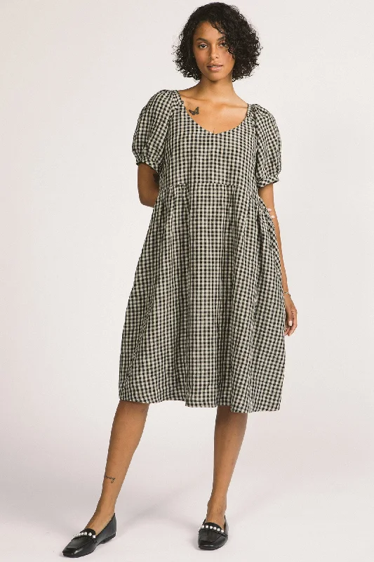 Verity Dress sweetheart Neckline Romantic
